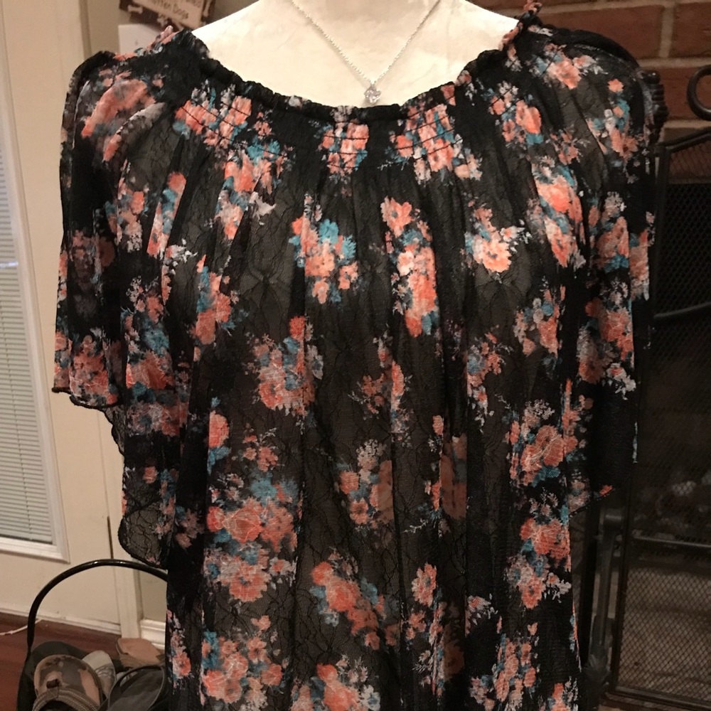 No boundaries cute top